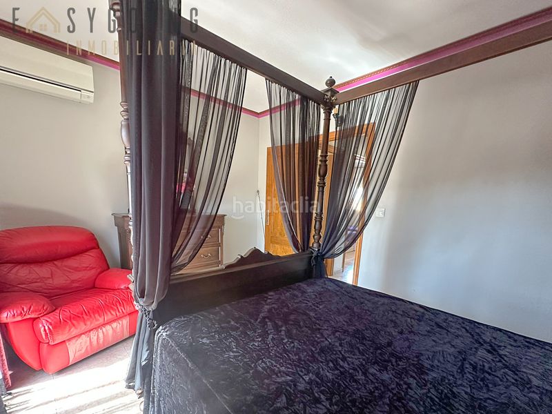 Foto 9839b56a-3580-40ff-8bc7-e65937697d40. Casa adosada fantástico adosado familiar con piscina comunitaria y garaje privado en Santa Pola