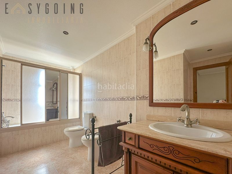 Foto b75a18a7-7028-47d3-90c8-4dbca24e7dde. Casa adosada fantástico adosado familiar con piscina comunitaria y garaje privado en Santa Pola