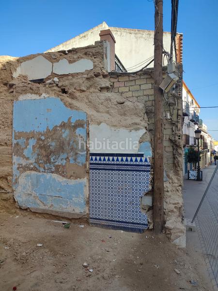 Foto 064a349b-9887-43bb-b239-d0b72b68093d. Terreno residencial en calle real 11 en Gines