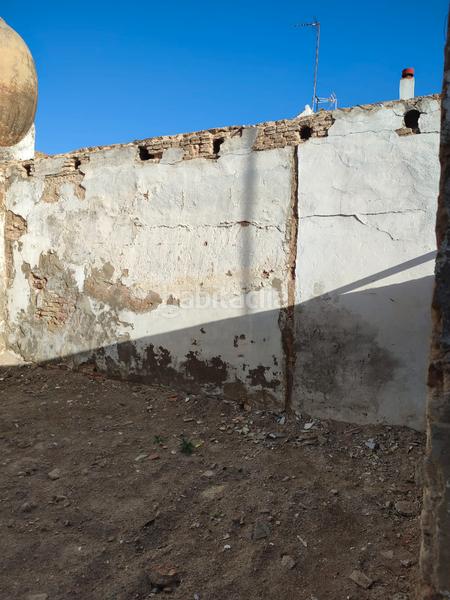 Foto 0c6e88f2-014c-4e0a-b613-e2f85d796893. Terreno residencial en calle real 11 en Gines