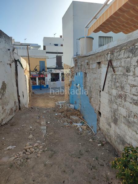 Foto a2e7138e-8f7d-46f1-966e-07049b84f385. Terreno residencial en calle real 11 en Gines