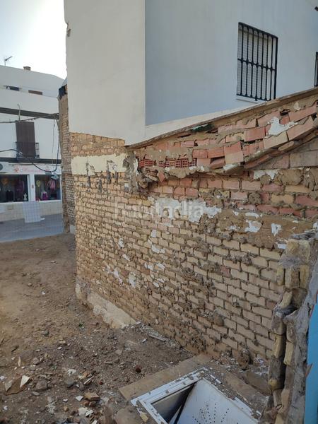 Foto ab5a1131-3210-41bd-bdde-5a658563f9ba. Terreno residencial en calle real 11 en Gines