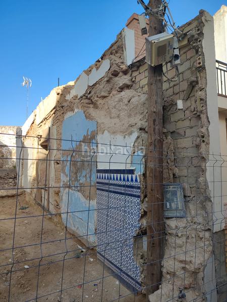 Foto ae61e918-2b43-42e5-883d-668537593346. Terreno residencial en calle real 11 en Gines