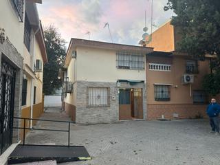 Casa  Calle los claveles 564