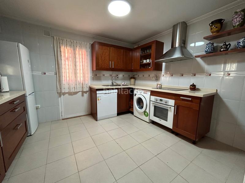 Foto e2e8a4a3-5ba1-44ba-8cda-5c97514df020. Piso en calle mejillón 49 en San Jerónimo - La Bachillera Sevilla