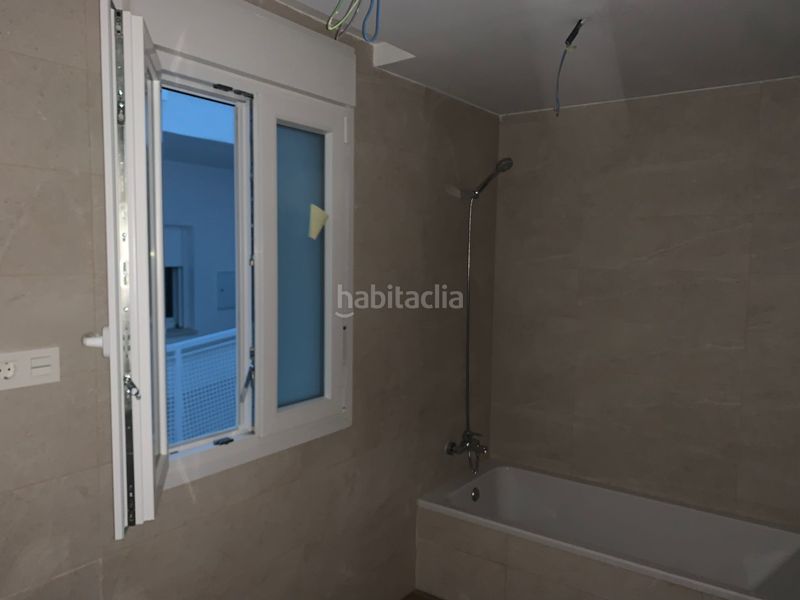 Foto 425eaacf-10be-4aad-bd91-5c32a8216e1e. Flat in carretera de la barrosa 3 in Los Gallos Chiclana de la Frontera