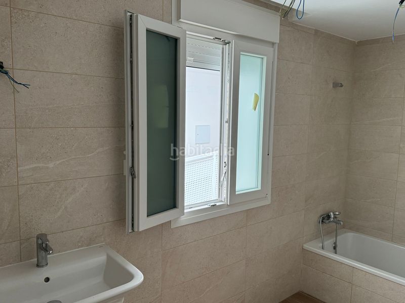 Foto aea358ed-9a1a-45e8-a429-eb1f23597b1d. Flat in carretera de la barrosa 3 in Los Gallos Chiclana de la Frontera