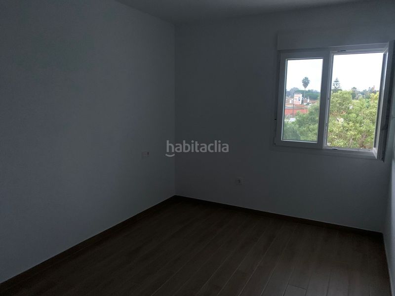 Foto b05fb268-dae4-4c09-ad2f-c8de66a47b09. Flat in carretera de la barrosa 3 in Los Gallos Chiclana de la Frontera