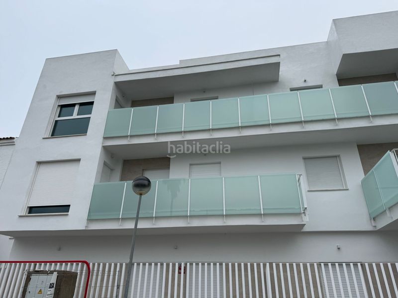 Foto f3ac5657-c9e2-4a72-9695-9e01af2aed7e. Flat in carretera de la barrosa 3 in Los Gallos Chiclana de la Frontera