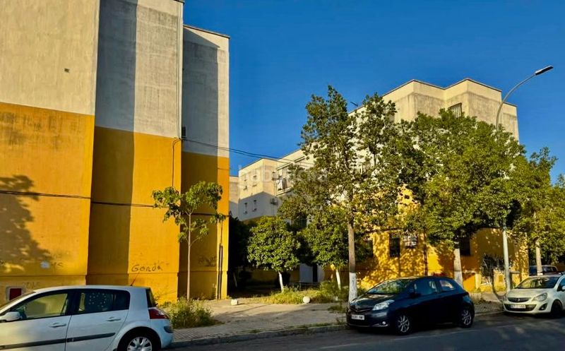 Foto 144e3388-dd59-4bd3-a0ff-5d1de0750740. Pis a avenida las letanías 5 a La Oliva Sevilla