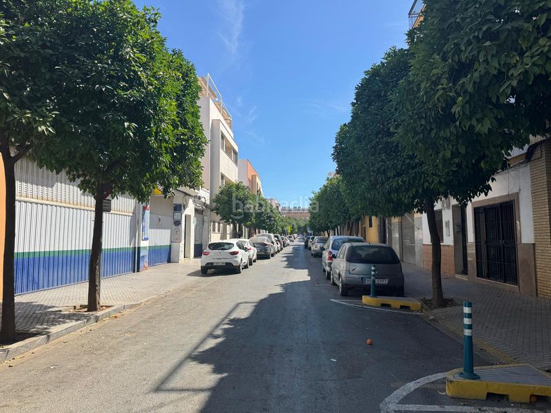Foto 43b830bc-8095-4e86-a360-2c91a2d29a43. Casa a calle hernán ruiz 75 a El Cerro Sevilla