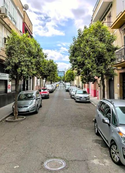 Foto 6b7930bf-990f-4a94-b5d3-540c5a11886b. Casa a calle hernán ruiz 75 a El Cerro Sevilla