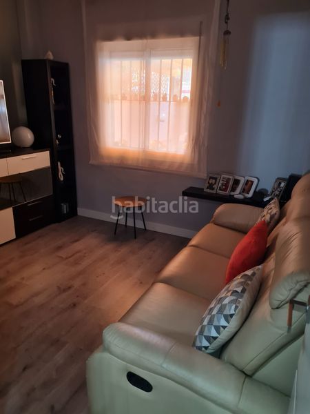 Foto cfb60d4a-91c4-4d3f-ba18-e2ece7d60a3b. Casa adossada a calle tomillo 35 a Espartinas pueblo Espartinas