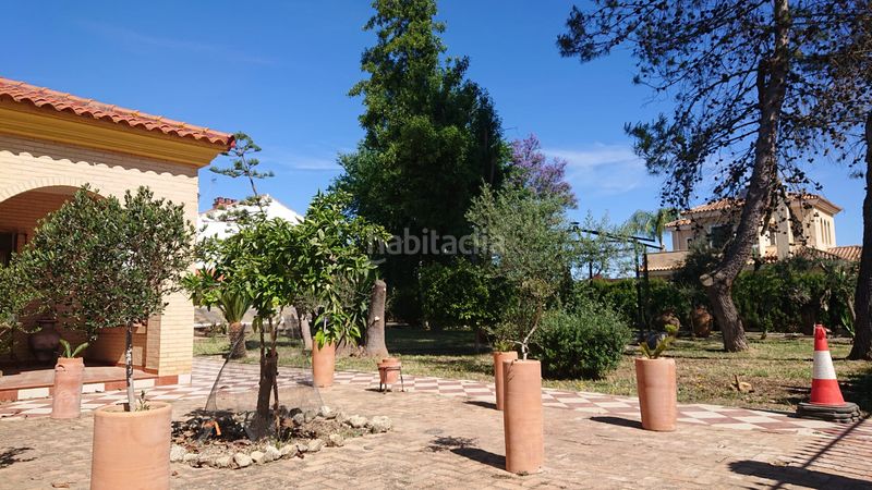 Foto 1efb4a7e-886f-4801-abb4-611e18e3ce7c. Chalet en urbanización el martillo 23 en ramal de Espartinas Espartinas