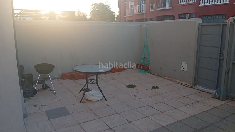 Foto 399ecf24-44c7-4d42-9330-646c7f2e40d1. Casa a calle sevilla 12b a Gines
