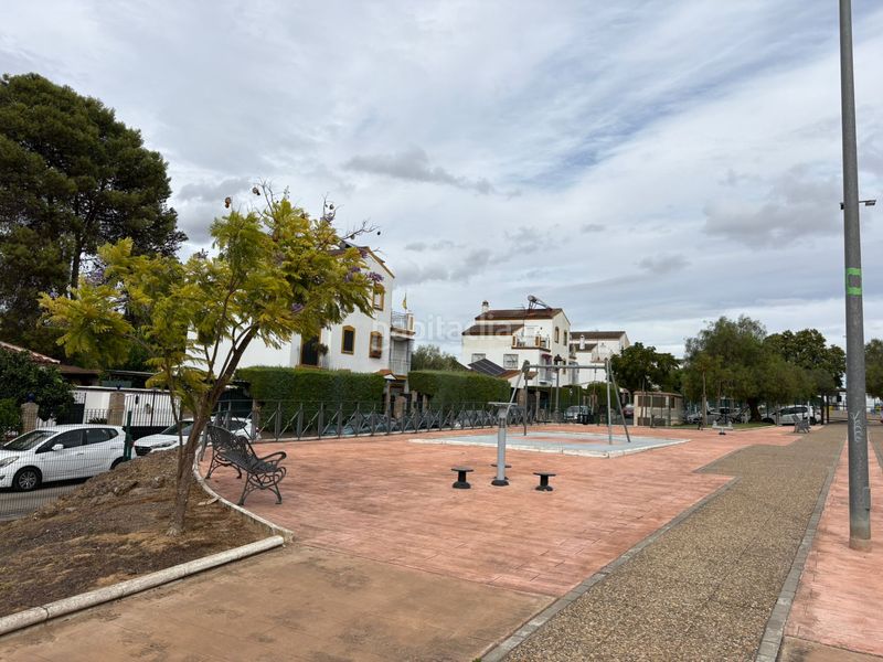 Foto 4ef7b23e-0fd9-4294-8d29-01a95498202f. Casa a calle sevilla 12b a Gines