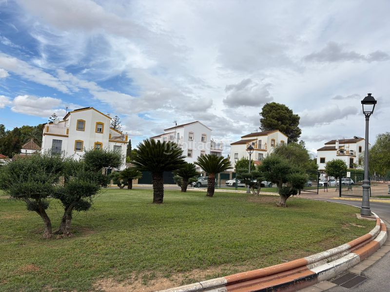 Foto 5c294f91-0535-478d-9437-efbf7cc3f6a6. Casa a calle sevilla 12b a Gines
