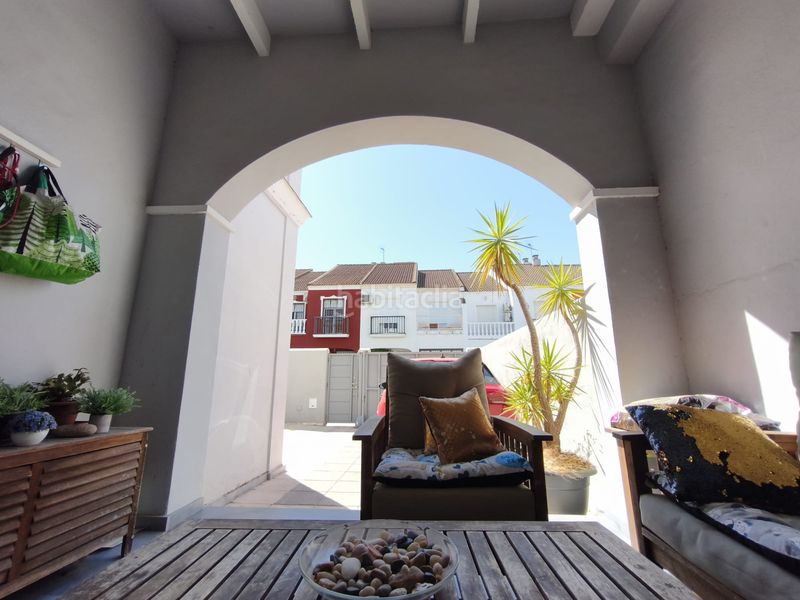 Foto f05b5e0e-e756-44c3-b1e8-0ca6ca5c6498. Casa a calle sevilla 12b a Gines