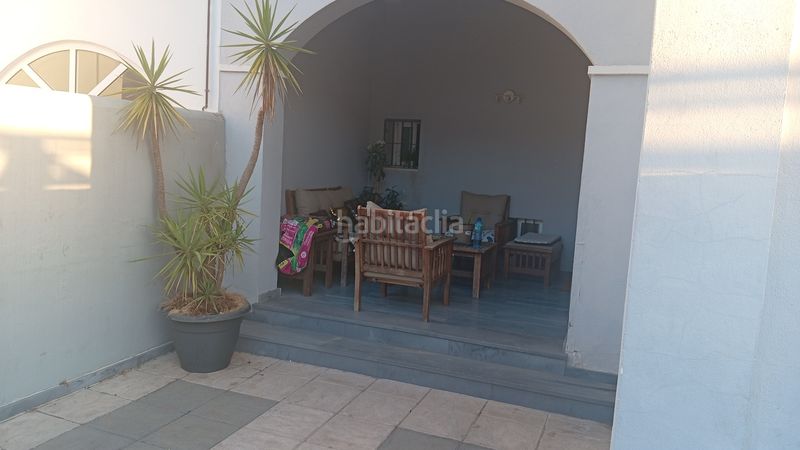 Foto fe0b39c7-d7e2-4f2c-a40a-32705724fe3a. Casa a calle sevilla 12b a Gines