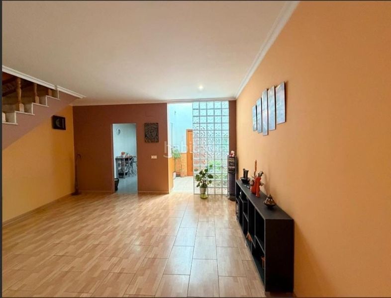Foto 9c8a5b44-49db-4ec0-b1b2-40cac2966bb6. Casa a calle soledad 46 a Palmete Sevilla