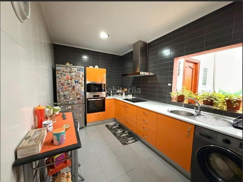 Foto b77ccba7-2f9b-4941-8525-09d4610cff3c. Casa a calle soledad 46 a Palmete Sevilla