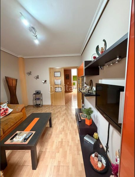 Foto bb46e645-6ad6-4d88-a831-075f2ae0bc96. Casa a calle soledad 46 a Palmete Sevilla