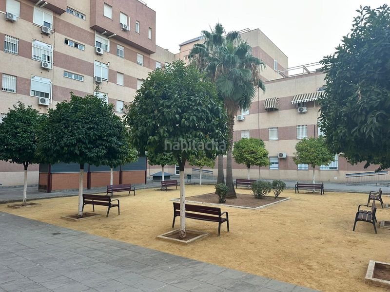 Foto 5509ef6f-d602-45d9-ac92-c96fb006e5af. Pis amb aparcament a Palmete Sevilla
