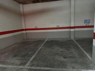 Parking coche en Calle med vicente reyes 19. Oportunidad única! plaza de garaje en la zona del parque de las