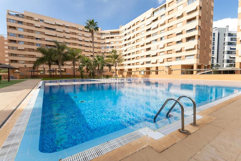 Foto 5fd2893d-1ca1-4810-83ca-7efd23fc6fe6. Appartement avec parking piscine dans Paus - Polígono San Blas Alicante
