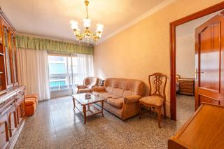 Appartement  Calle cardenal belluga. Espacioso y luminoso piso en el corazón de alicante