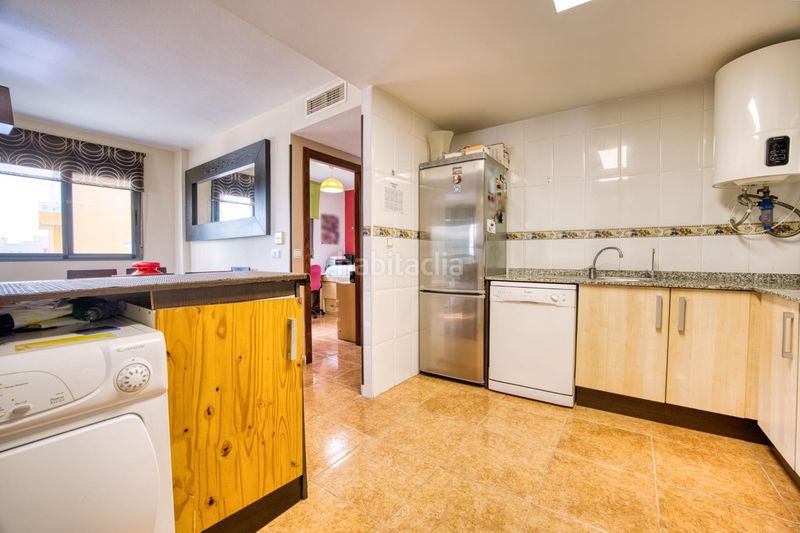 Foto 51a9d729-4ad0-4df2-8ac8-c14f115ec564. Apartament amb aparcament piscina a Campello Playa Campello (el)