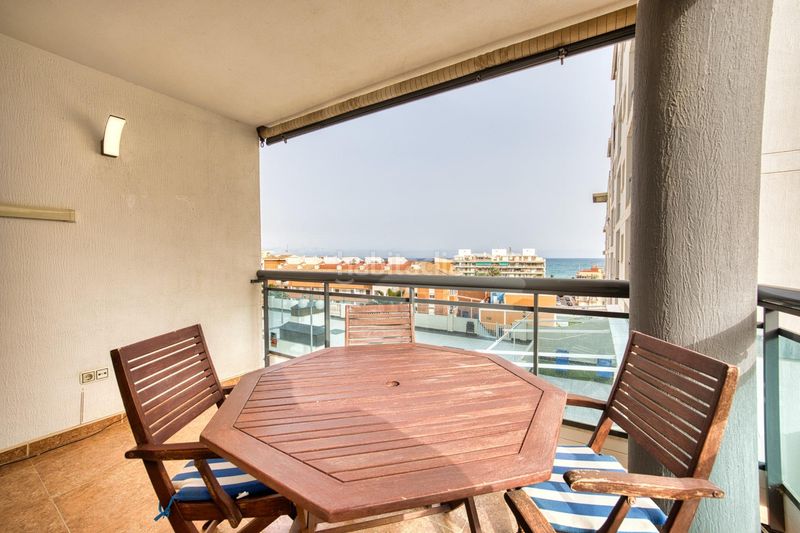 Foto 8fdd4602-0fd0-4f04-a803-0b477ffc6458. Apartament amb aparcament piscina a Campello Playa Campello (el)