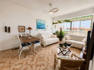 Pis  Calle fiscal miguel gutierrez c 16. Vivienda de 3 dormitorios con ascensor y balcon