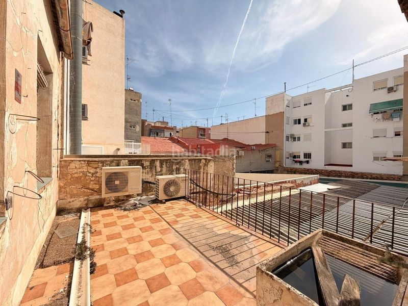 Foto 03bb51d7-1e3b-4d3b-a6d2-3c15522993e3. Edificio en calle garbinet 52 edificio con gran potencial de transformación 557 m2 edificables solar de 192 m2 en Alicante