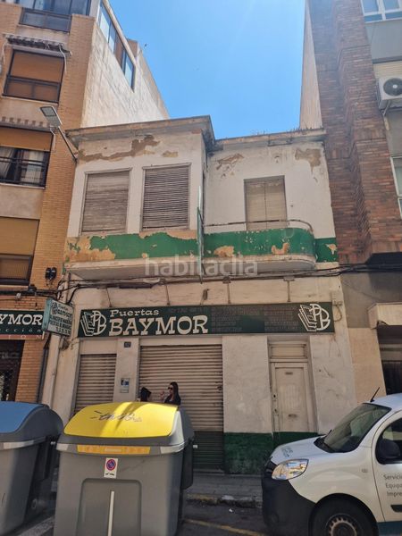 Foto e1a03ae2-396e-477a-8354-f837b476a56b. Edificio en calle garbinet 52 edificio con gran potencial de transformación 557 m2 edificables solar de 192 m2 en Alicante