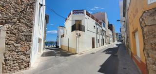 Casa a Carrer codolar 47. Casa dentro casco antiguo vista al mar. muy centrico