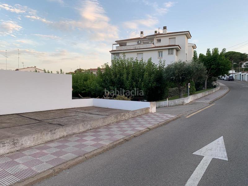 Foto b2f200ed-eae4-4e9d-a8cb-f6e35b293f1c. Autoparkplatz in carrer barcelona 3 in Riells Escala (L´)