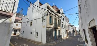 Casa adossada  Carrer ruïnes d'empúries 40. Casita centro pueblo con encanto