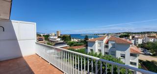 Apartament  Carrer barcelona 4. Bonito apartamento ultima planta. con gran terraza.