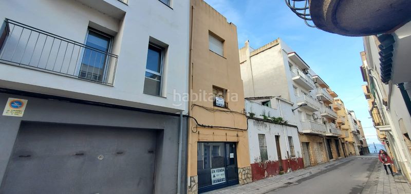 Foto 609f96e0-8a02-473f-b7eb-c97fdd93407b. Casa adossada a carrer codolar 22 a Nucli Antic Escala (L´)
