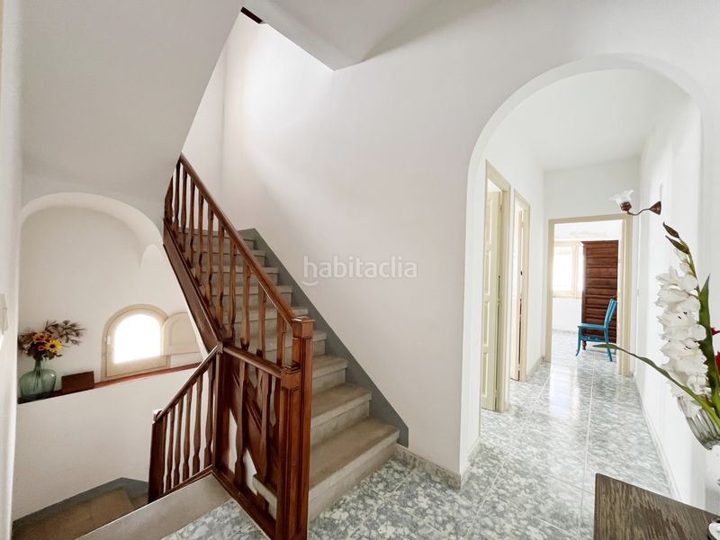 Foto b8bb27f4-2a69-4cfd-8670-db476241f8cb. Casa adossada a Nucli Antic Escala (L´)