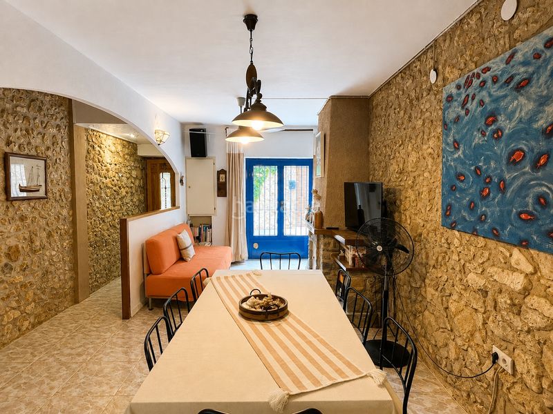 Foto ad897ab6-a9c9-41f3-be31-156e69a53052. Casa a Nucli Antic Escala (L´)