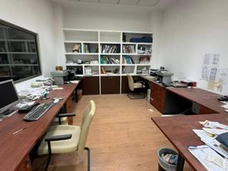 Location Local commercial  Plaza poeta vicente gaos. Amplia oficina en alquiler plaza poeta vicente gaos