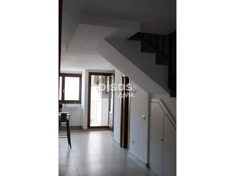 Foto c89971ec-5e73-44ac-aa6f-9e46fc3e44cf. Piso duplex en venta en la plaza dEl Carmen en El Carme Valencia