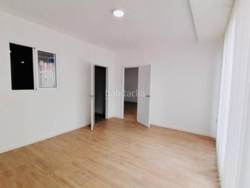 Foto 39208628-140b-4218-bec8-4a3b0d154b60. Miete etagenwohnung mit parking in Mestalla Valencia