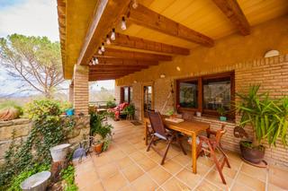 Masia a Porqueres. Finca rustica