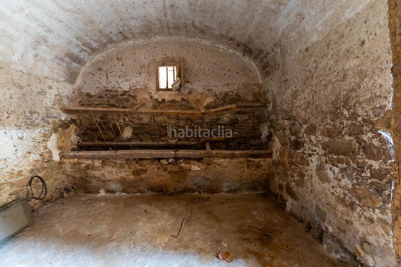 Foto 8f10c26e-7854-46e1-b365-28663bd909e6. Masia amb calefacció aparcament a Vall d´en Bas (La)
