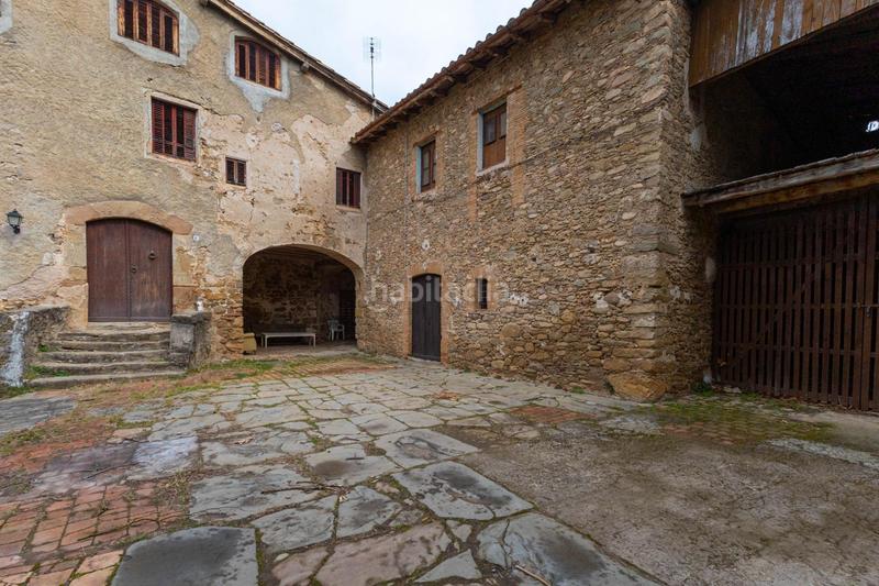 Foto f8cec509-0b51-4b9c-8b75-4eea72bd0036. Masia amb calefacció aparcament a Vall d´en Bas (La)