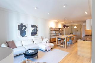 Appartement à Avenida sarria 51