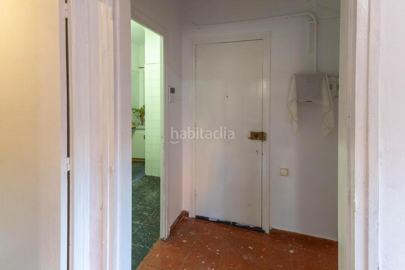 Foto b4bc8433-8b24-4c50-a6cc-341da8a25b66. Piso  en les corts a reformar en Sant Ramon - Maternitat Barcelona
